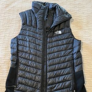 Northface black puff vest